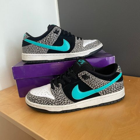 Sb dunk low atmos elephant