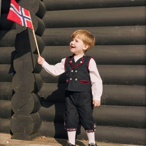 Festdrakt Bunad gutt str.104 (3-4 år) fra NameIt