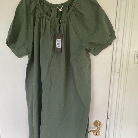 Ny kjole fra zavanna str44/46 selges kr 150