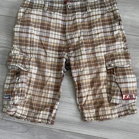 Rutete shorts til herre i røff stil, str XL