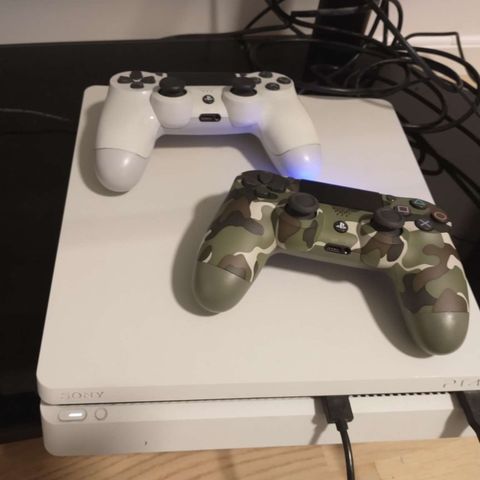 Playstation 4 og vr briller