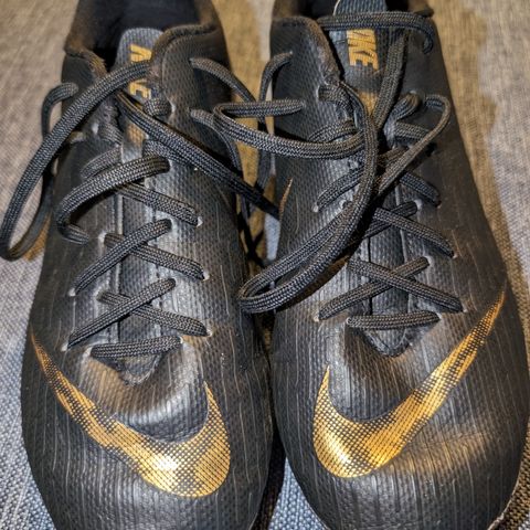 Nike fotballsko str 36