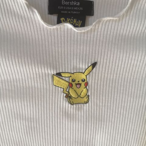 Pikachu crop top (S)