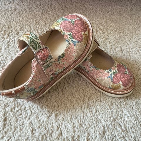 Next summer shoes girls size 23