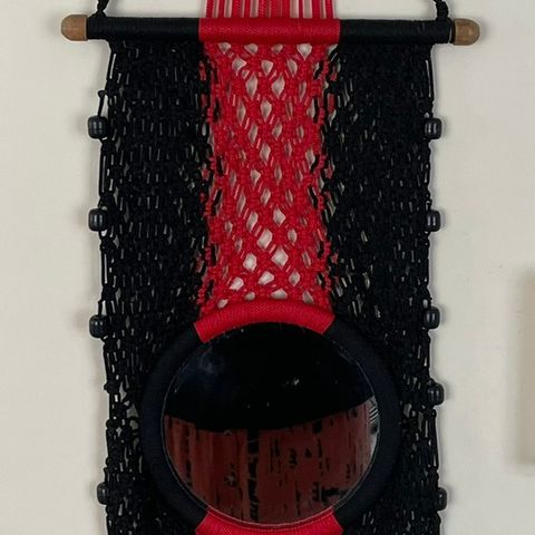 Knalltøff hjemmelaget macrame med speil i Boho stil