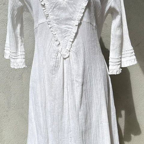 Foret hvit sommer kjole 🍉⛱️ 🌤️  i 100% bomull 👗