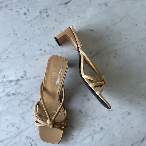 Nye/ubrukte: Sandaletter/ZARA