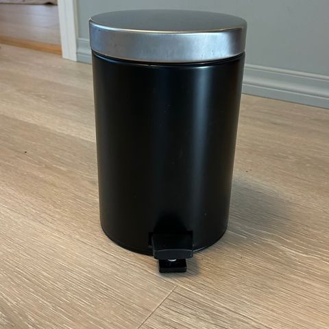 Brabantia pedalsøppelbøtte sort