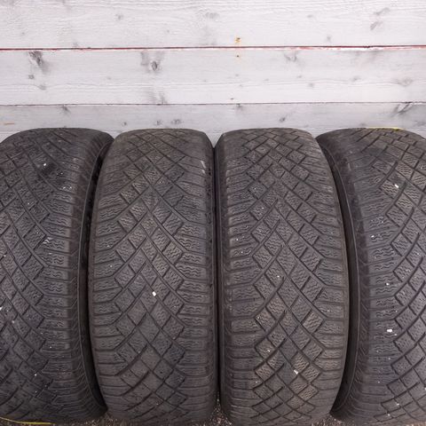 Continental vinterdekk 235/60 R 17