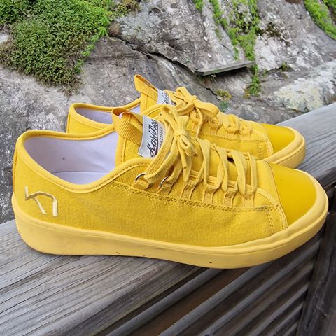 Kari Traa sneakers, okergule. Str 39.