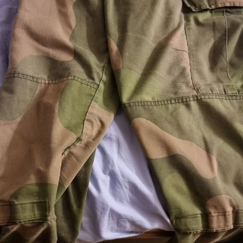 Ønskes kjøpt! Hærens bukse/t-skjorte
