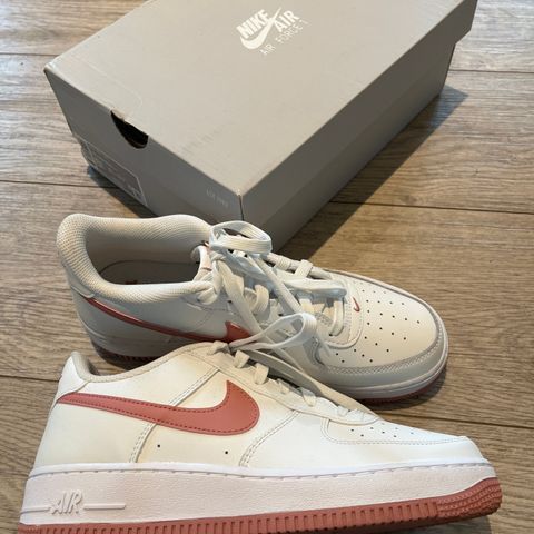 Nike air force 1 hvit/rosa