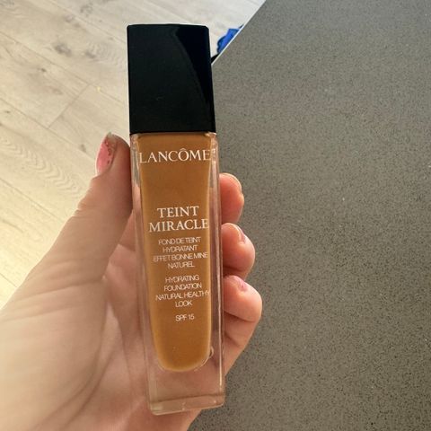 Lancome Teint Miracle, farge 10