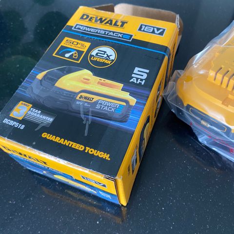 Nytt Dewalt powerstack 5ah batteri