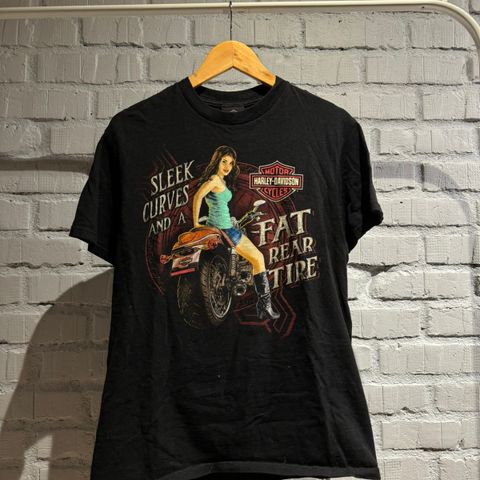 Vintage Harley Davidson Pinup Lady T-Skjorte (Medium)