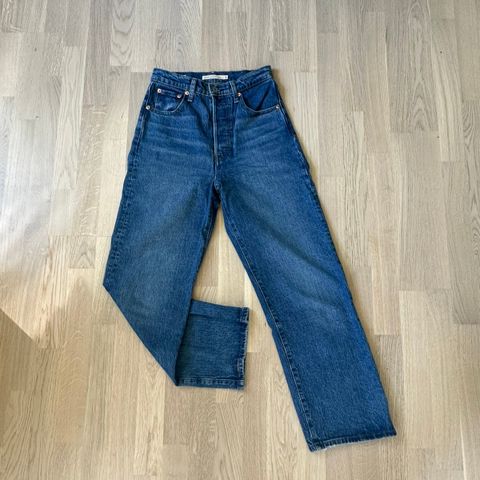 Levis ribcage straight ankle