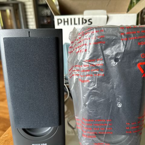 PHILIPS Multimedia Speaker System, kr 500,-