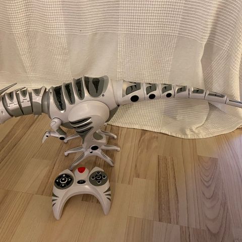 Robot dinosaur