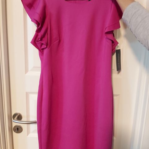 Ny og nydelig kjole fra Andrew Marc collection
