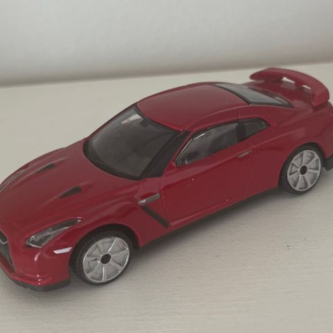 Flott Burago 2009 Nissan GT-R i 1/43 skala