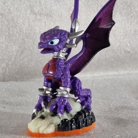 Cynder Skylander