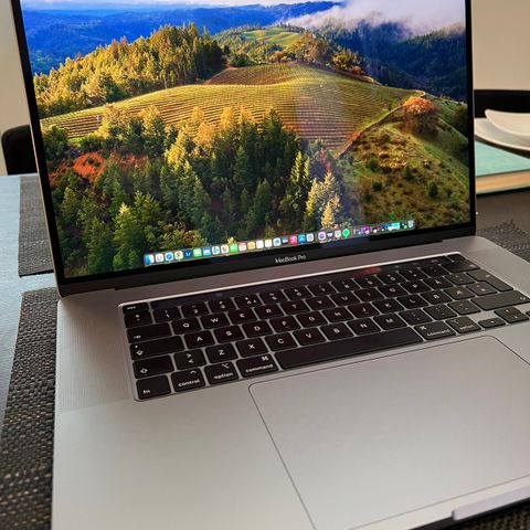 MacBook Pro 16” 64GB RAM 1 TB SSD