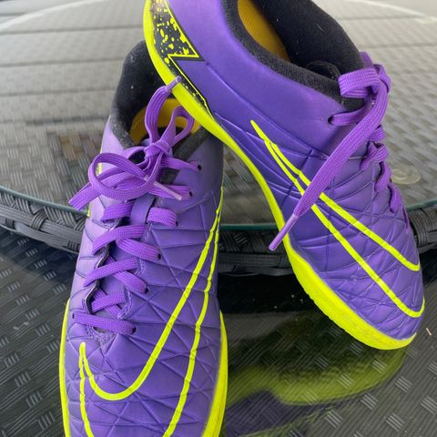 Nike Fotballsko str 35