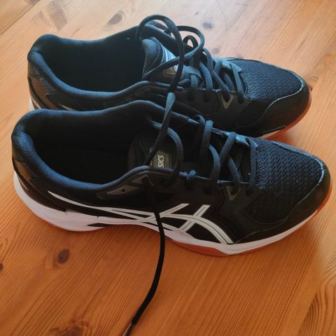 Som nye, Asics gel-rocket str 41,5