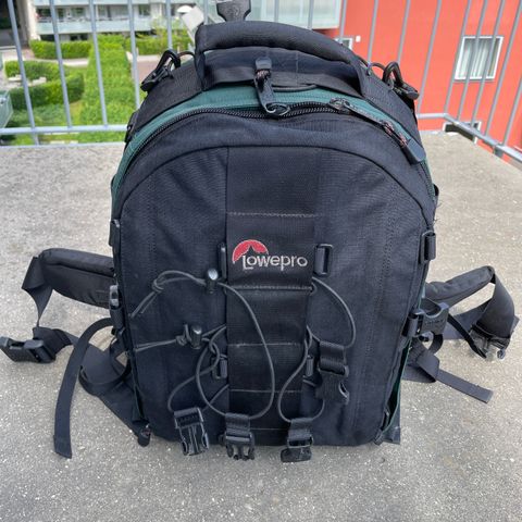 Pent brukt foto-ryggsekk LowePro Nature Trekker AW