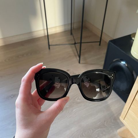 Celine New Audrey solbriller i svart