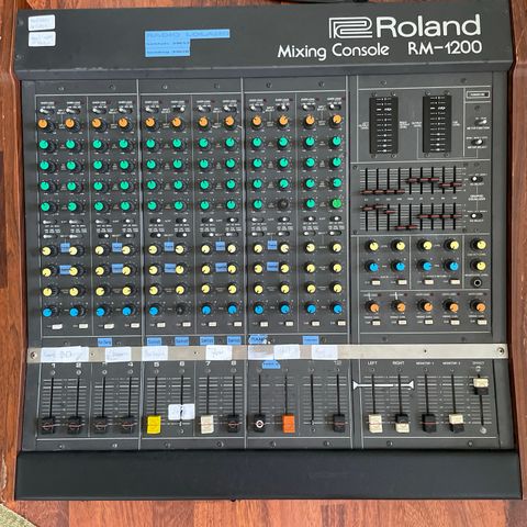 Roland RM-1200 lysmikser