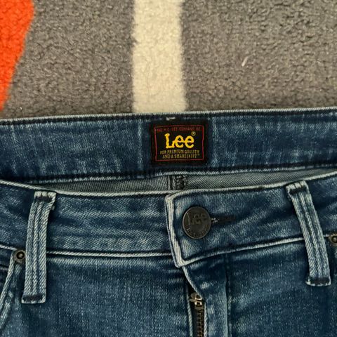 Lee jeans nesten ubrukt
