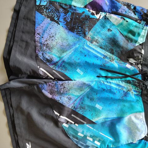 Reebok Epic shorts. Str L