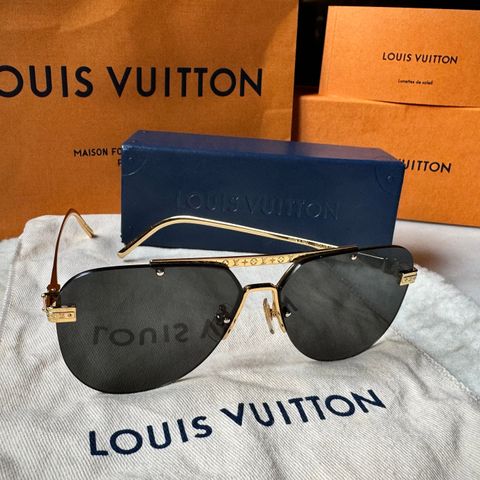 Louis Vuitton Ash Gold Sunglasses/Solbriller