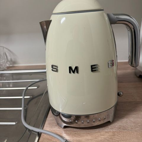 Smeg Vannkoker Krem