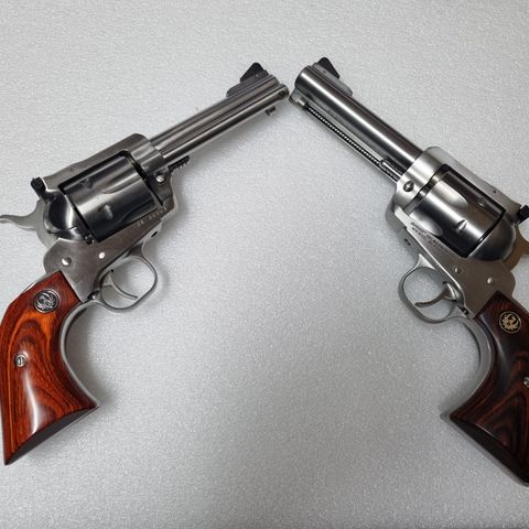 2 stk Ruger New Model Blackhawk 357 Mag