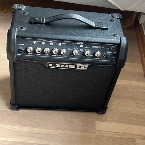 Line 6 Gitarforsterker - Spider IV 15 watt Amp