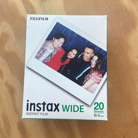 Instax wide INSTANT FILM «Fujifilm»