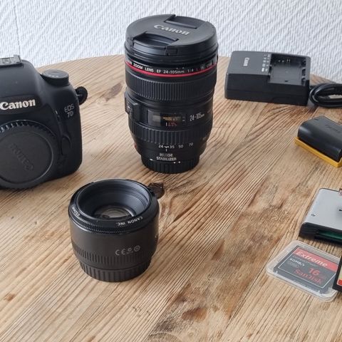 Canon EOS 7D - DSLR Kamera, 2x linser, 2×batteri,  2xminnekort, kortleser, lader