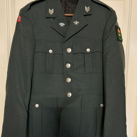 Som ny! Hærens serviceuniform