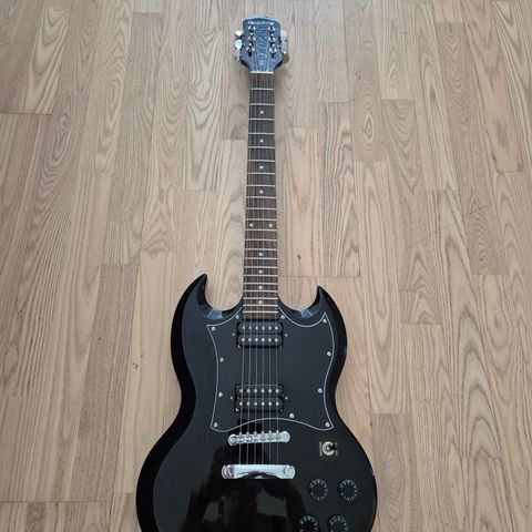 Svart Epiphone SG el-gitar, nesten ikke brukt, må hentes