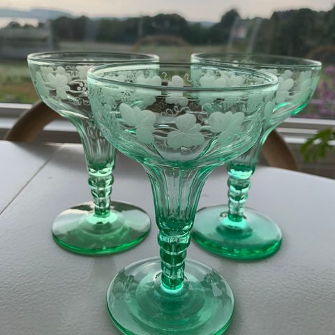 3 grønne unike antikke/retro glass