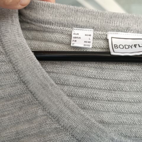 Lang genser fra Bodyflirt