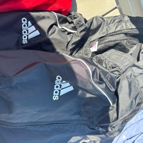 Adidas jakker