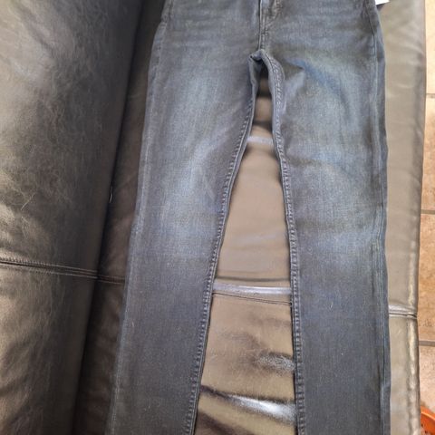 SKINNY FIT JEANS STR. 158(12-13 ÅR)