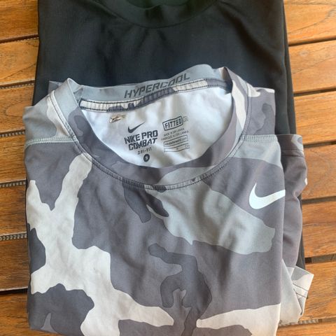 2 stk Nike dry fit treningsskjorter