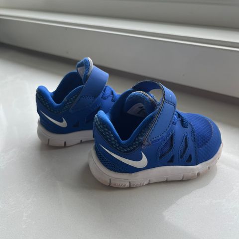 Nike sko til baby (str 18,5)