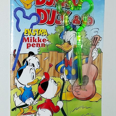 DONALD DUCK & CO BLAD M/ LEKE.NR.32-1999.UÅPNET.