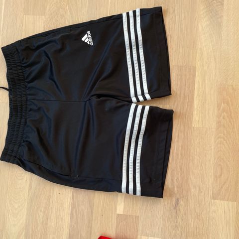 Adidas trenings shorts