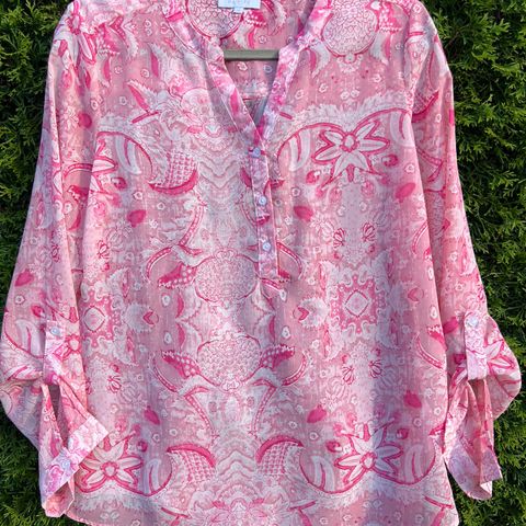 Chiffon-bluse. Rosa og hvit. Str. 40